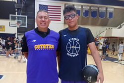 Santiago Sanchez y coach Armando Suarez en curso de verano en California 2024